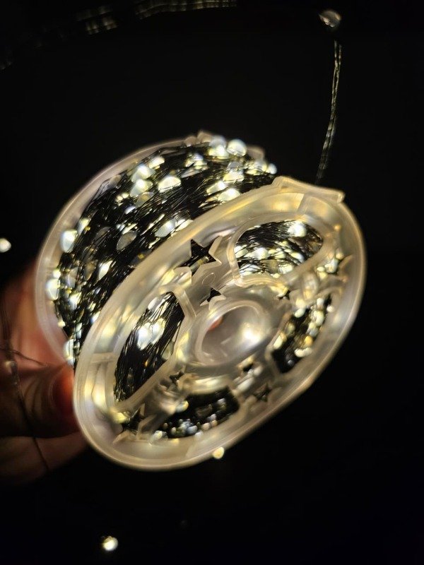 Producto - Rollo 100 mts de Guirnalda Micro Led Luz Cálida con Enchufe y Control Remoto