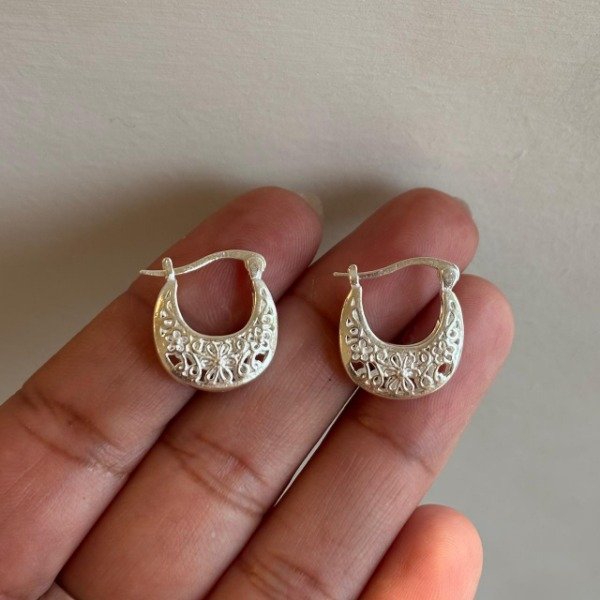 Producto - Argollas canastitas caladas flores (cod. 995)
