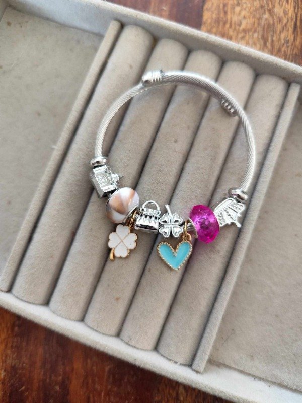 Producto - Pulsera pandora corazón turquesa.