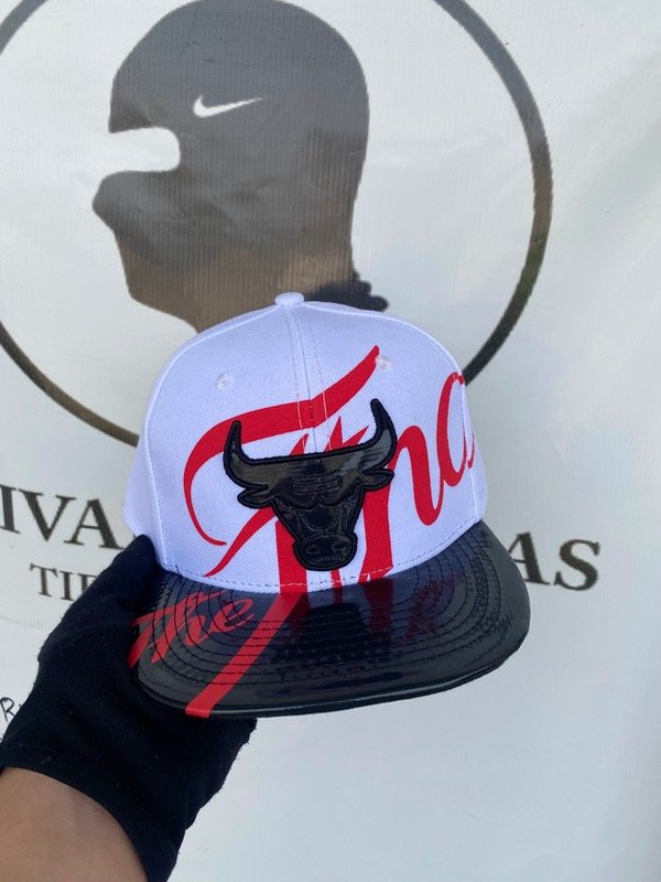 Producto - Gorra Chicago the finals blanco y negro
