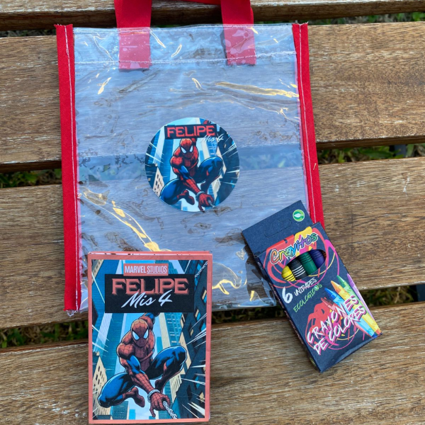 Producto - Combo Bolsita+ librito+ crayones x10 personalizados