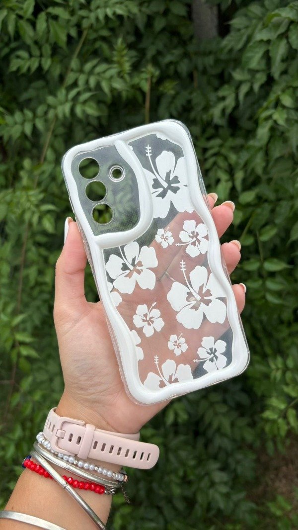Producto - Case flor blancas + strap - Samsung A36