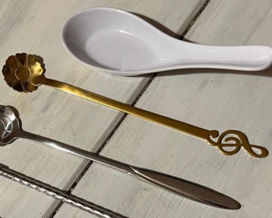 Producto - Cuchara flor dorada con nota musical