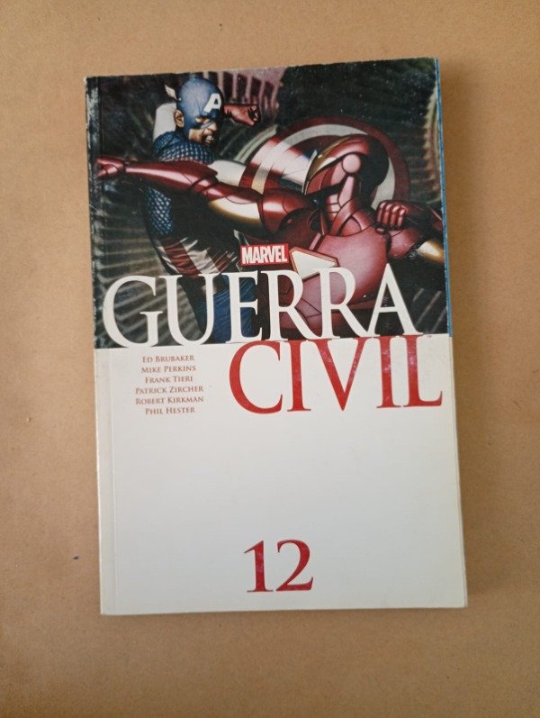 Producto - Guerra civil #12 - Brubaker Perkins Tieri - Marvel Clarín 2016