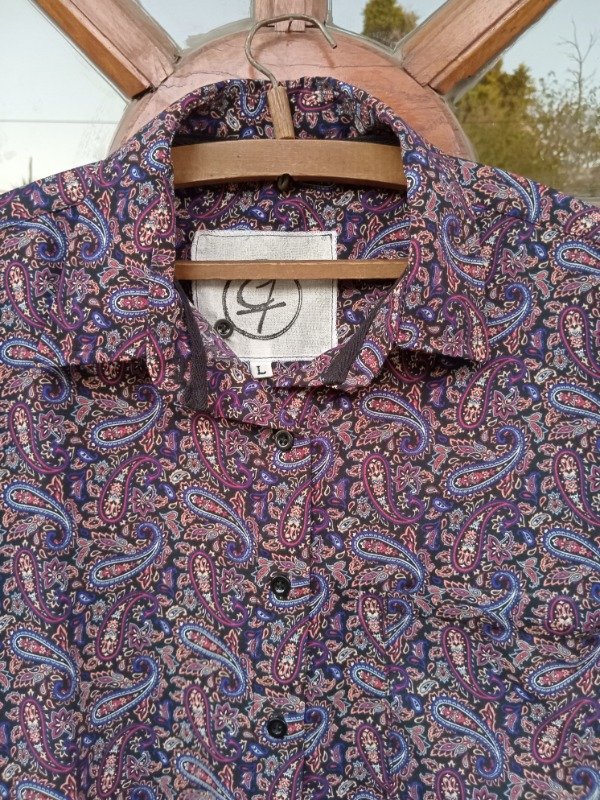 Producto - Camisa arabescos. Corte hombre/UNISEX. - 0