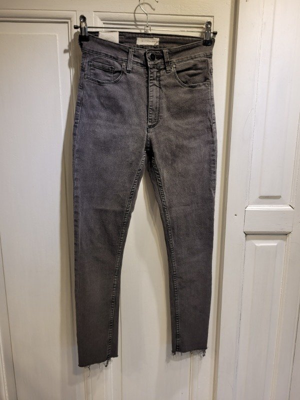 Producto - Jean DE LA OSTIA gris chupín Talle 24 - PRECIO: 30X