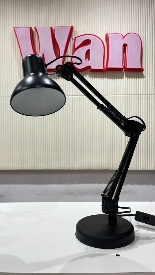 Producto - Lampara para escritorio tipo Pixar