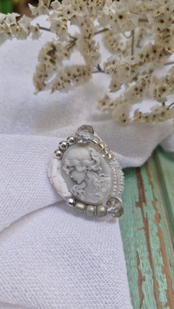 Producto - Prendedor Margot claro