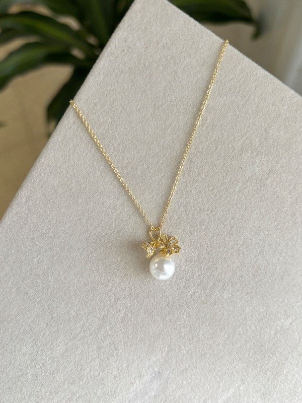 Producto - Collar Mini Flor con Perla Acero Dorado