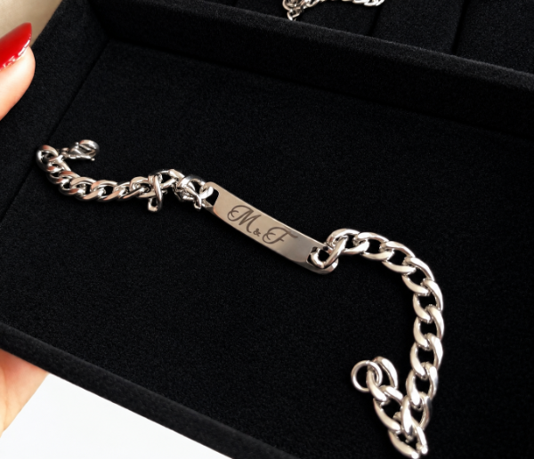 Producto - Pulsera Cleo: Personalizado con fechas o iniciales