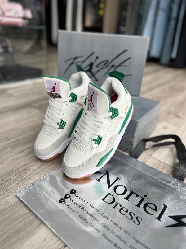 Producto - Zapatillas Jordan retro 4