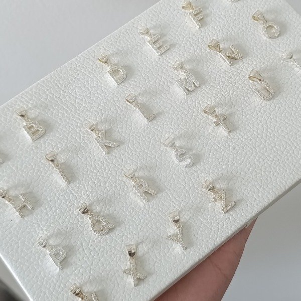 Producto - Dije Letra Cubic