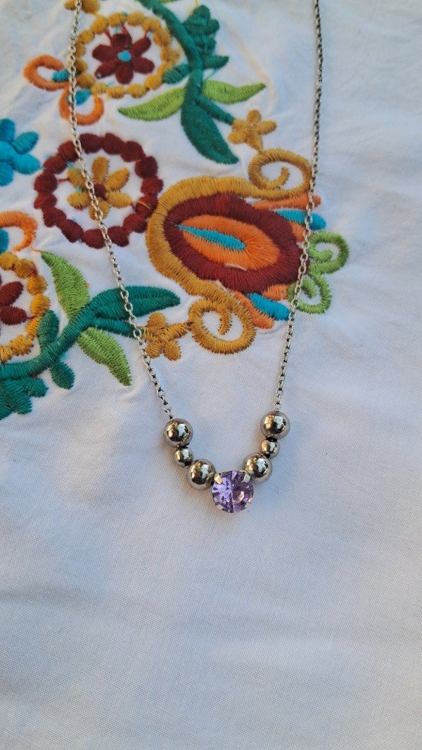 Producto - Cadena fina de Acero quirúrgico-Dije Gema violeta