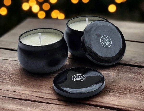 Producto - VELA lata negra AROMA COCO x 120GR AROMANZA