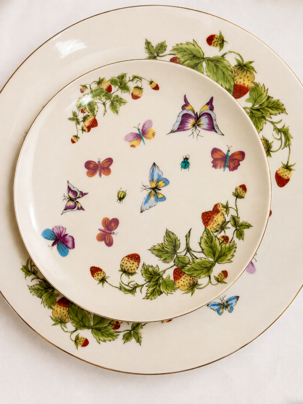 Producto - Plato de postre frutillas y mariposas - 0