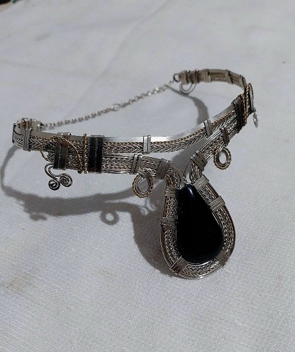 Producto - Gargantilla de Obsidiana Dorada