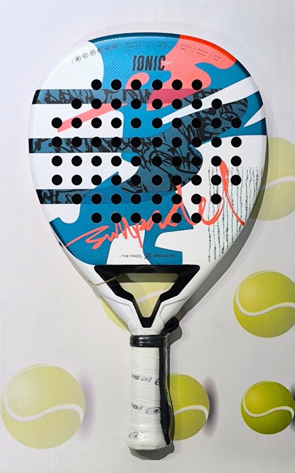 Producto - Bullpadel Ionic light 2025