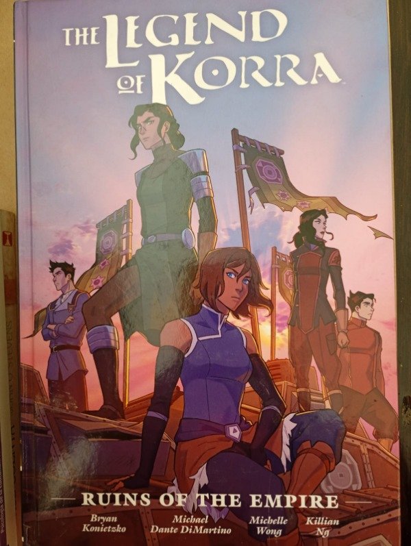 Producto - The lengend of Korra Ruins of the empire - Konietzko - Dark Horse 2020