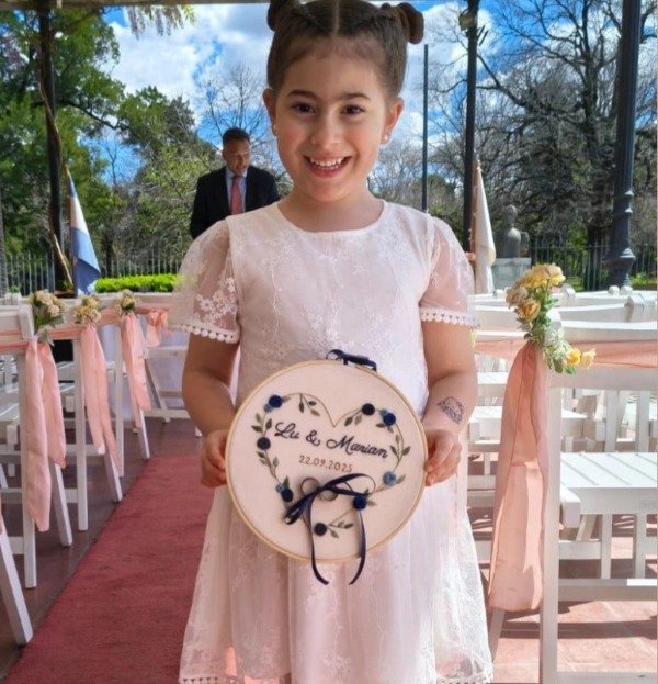 Producto - BORDADO PORTA ALIANZAS - LU Y MARIAN