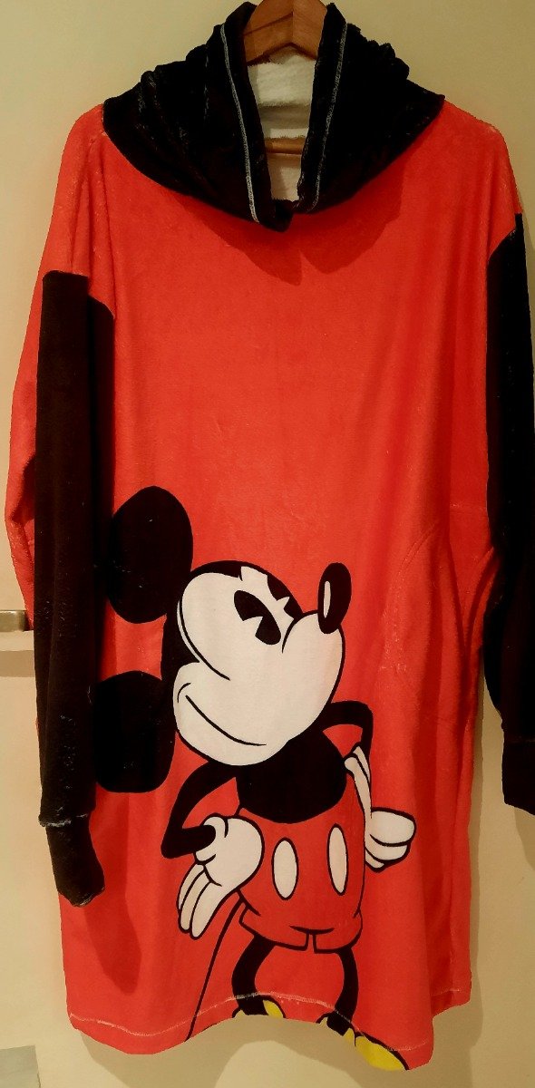 Producto - Buzo Mickey rojo y negro largo