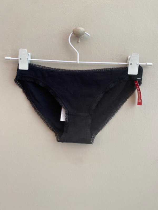 Producto - Bombacha HYM nueva a estrenar 12 años vr15 vr16 vr17 vr18 vr19