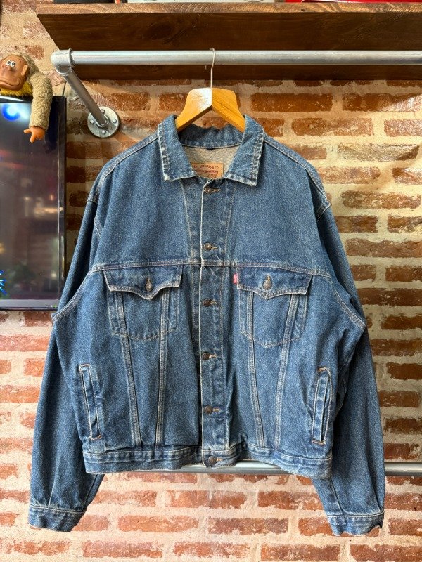Producto - CAMPERA LEVIS