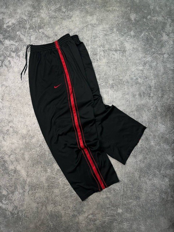 Producto - PANTALON NIKE LINEAS ROJAS T (XL)