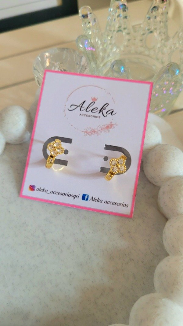 Producto - Argollas trébol con zirconia dorado - 2