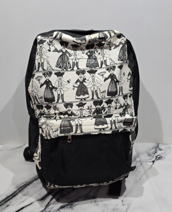 Producto - Mochila blanca y negra