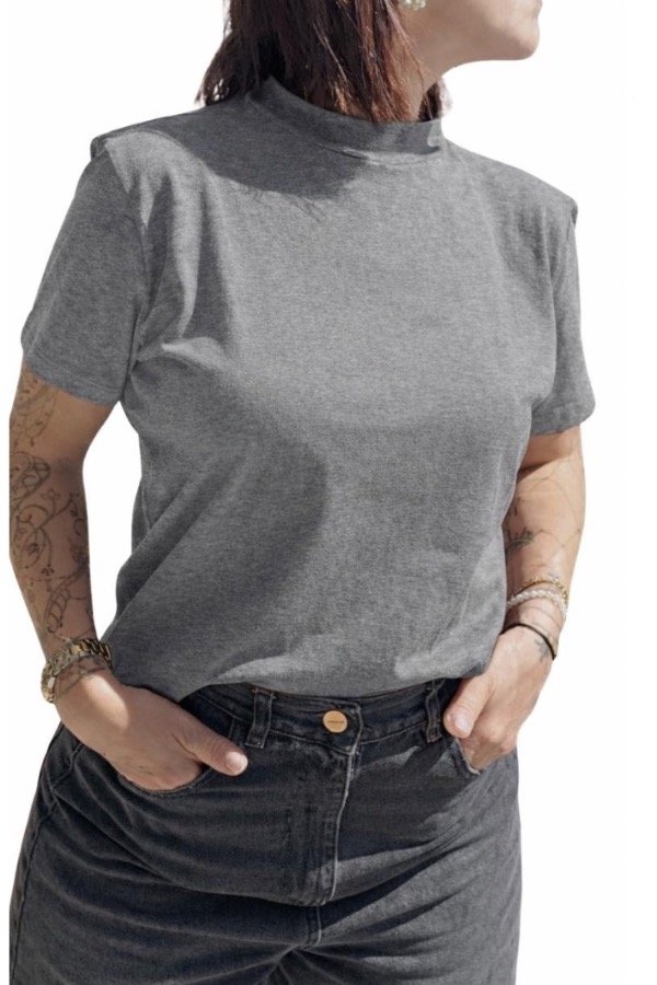 Producto - POLERA LINDA GRIS