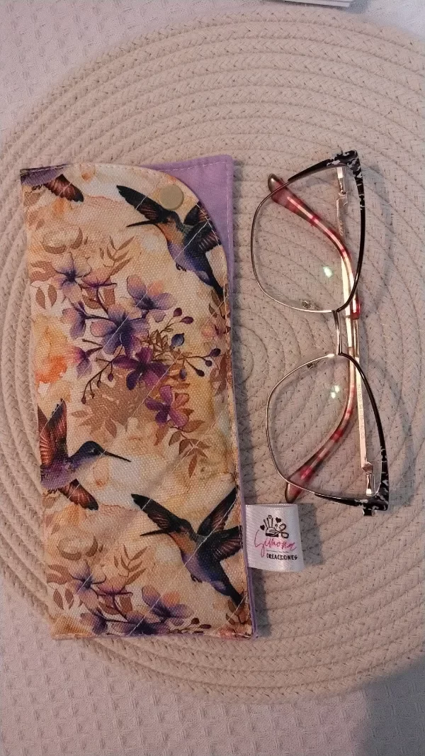 Producto - ESTUCHE PORTA ANTEOJOS COLIBRÍ LILA - 2