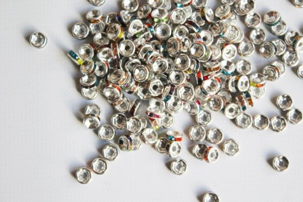 Producto - Donas con Strass Plateado Multicolor 6 mm