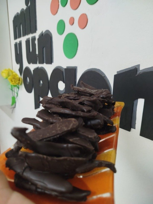 Producto - NARANJITAS BAÑADAS EN CHOCOLATE SEMIAMARGO