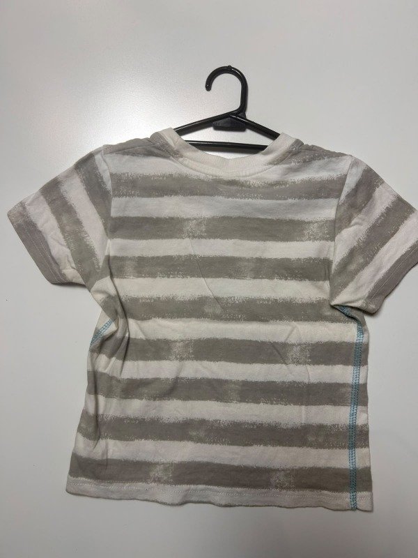 Producto - Remera blanca rayada con estampa Cheeky - 2