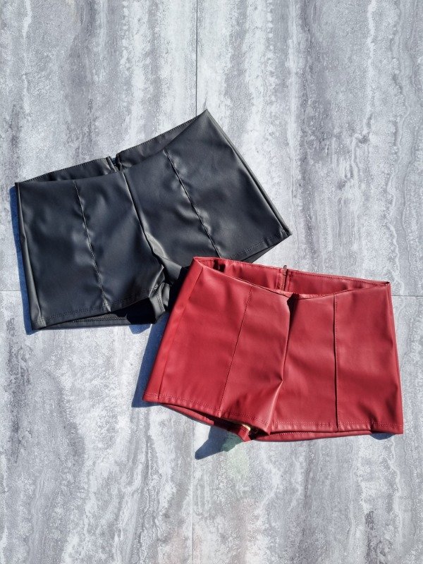 Producto - ULTIMA PRENDA [shorts002] Short cuerina c/recorte