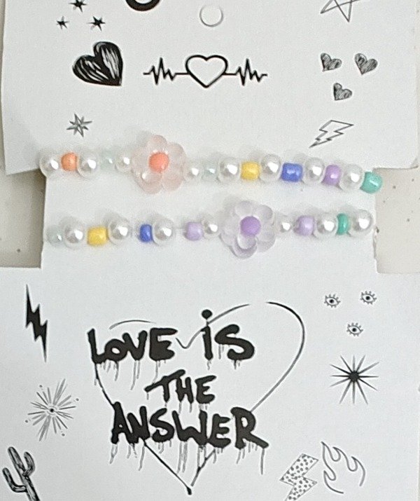 Producto - Pulseras para compartir perlitas y mostacillas con dijes flor