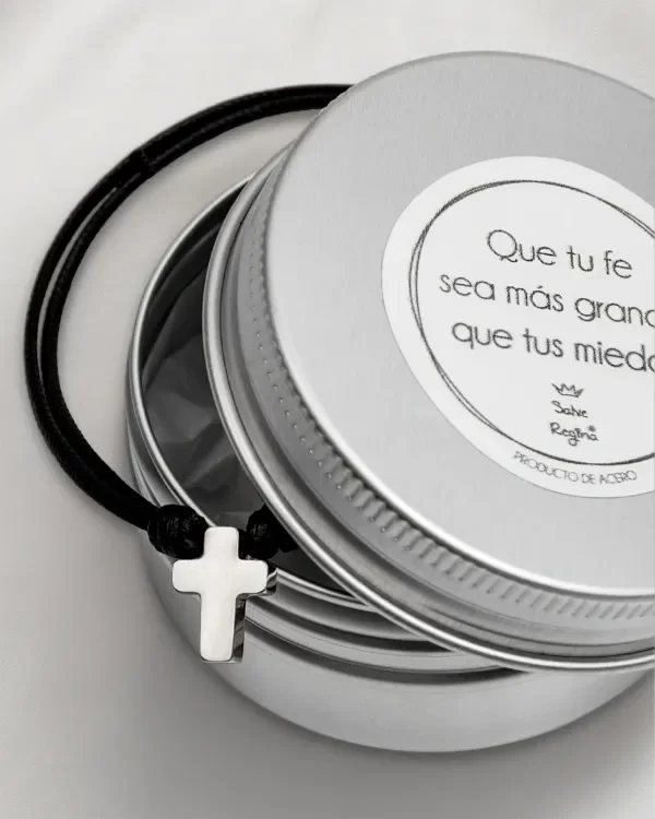 Producto - Pulsera Renzo de hilo con dije acero de Cruz