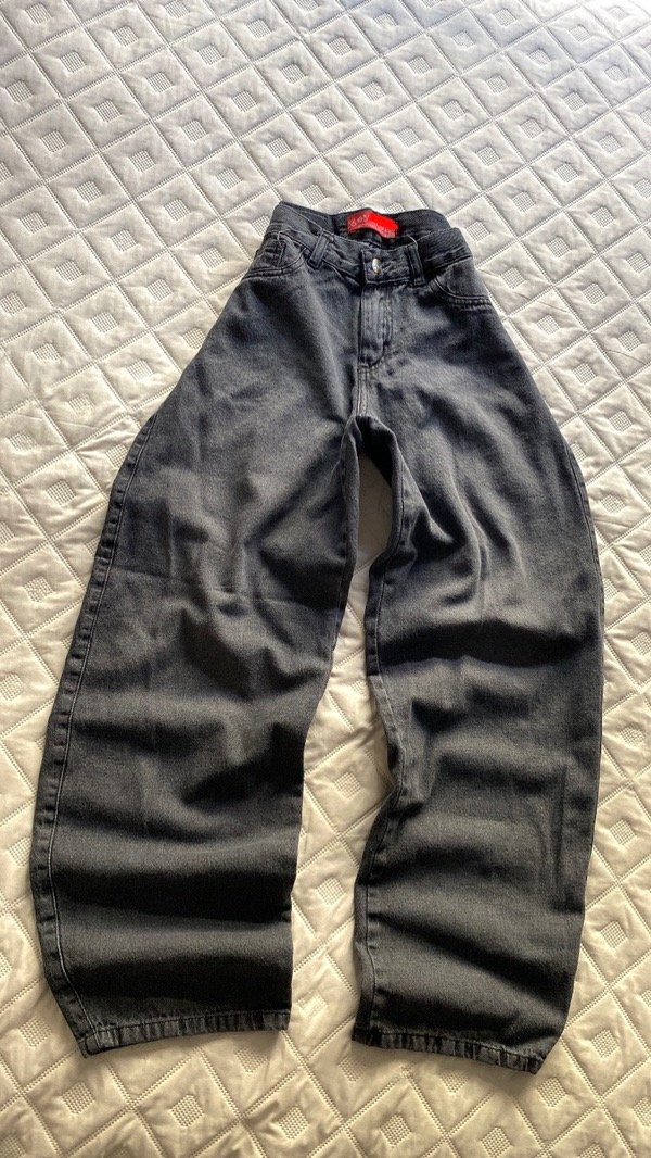 Producto - BAGGY GRIS LOCALIZADO