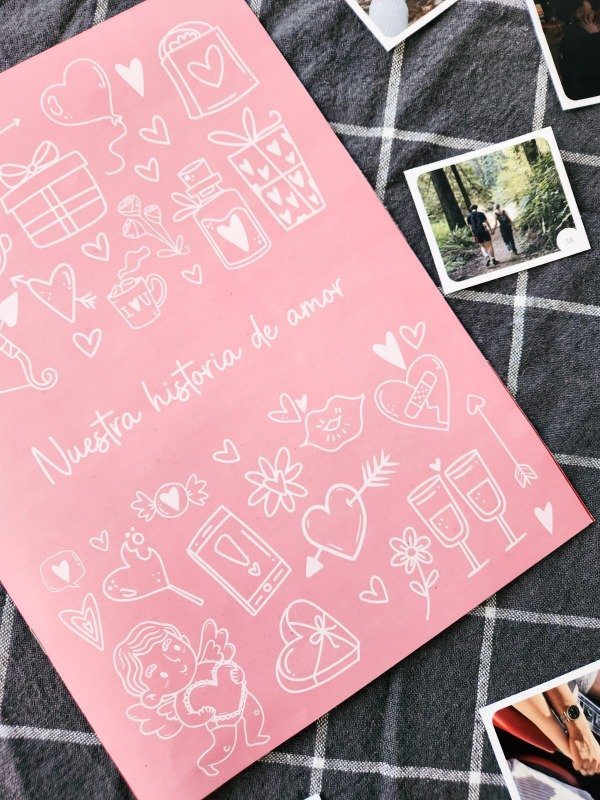 Producto - Álbum de figuritas - Modelo Nuestra historia de amor