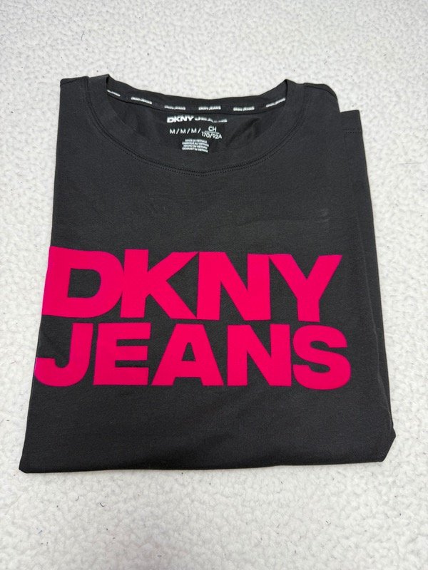 Producto - Remera DKNY Negra