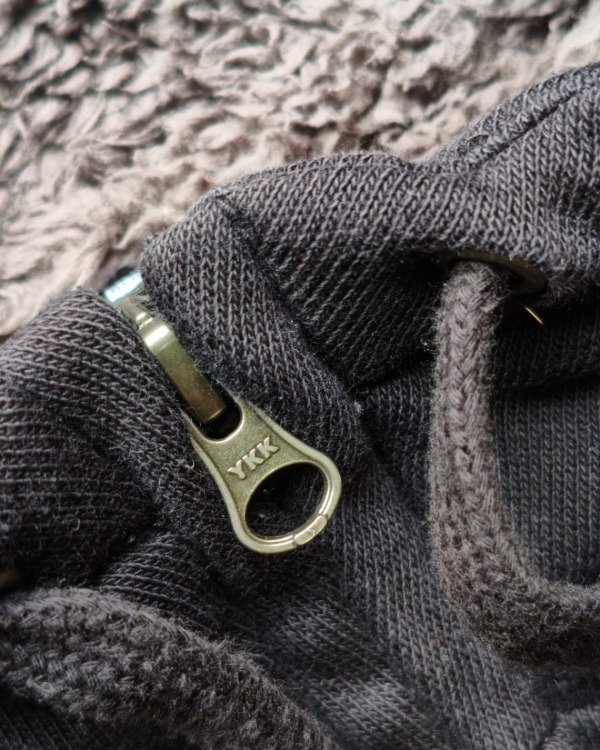 Producto - CAMPERA UNIQLO NEGRA CON INTERIOR DE CORDERITO TALLE L - 3