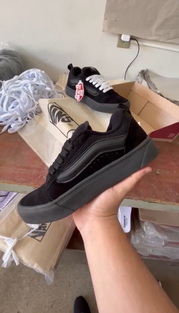 Producto - Vans Knu Total Black