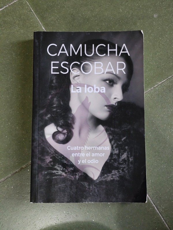 Producto - La loba - Camucha Escobar