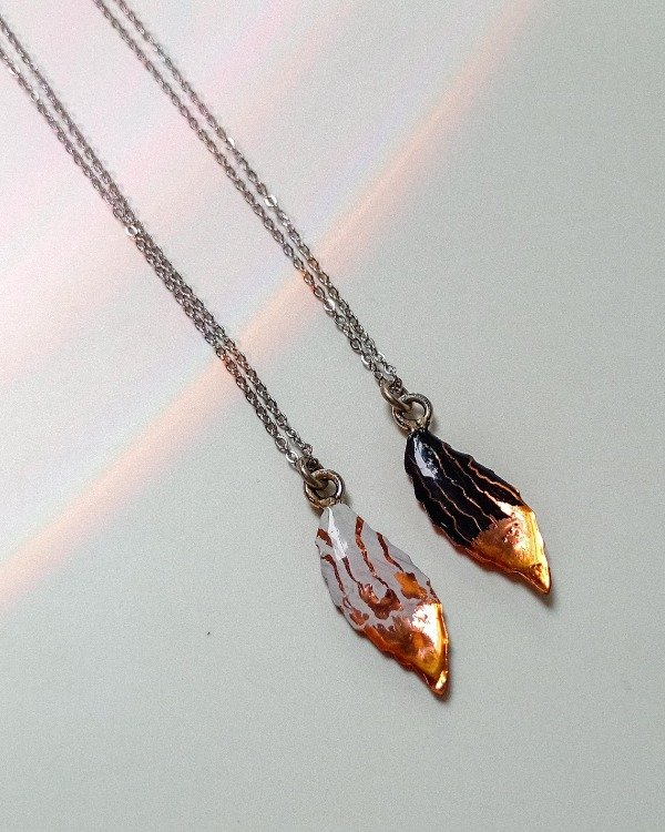 Producto - Collares Hoja (negro/blanco y cobre)