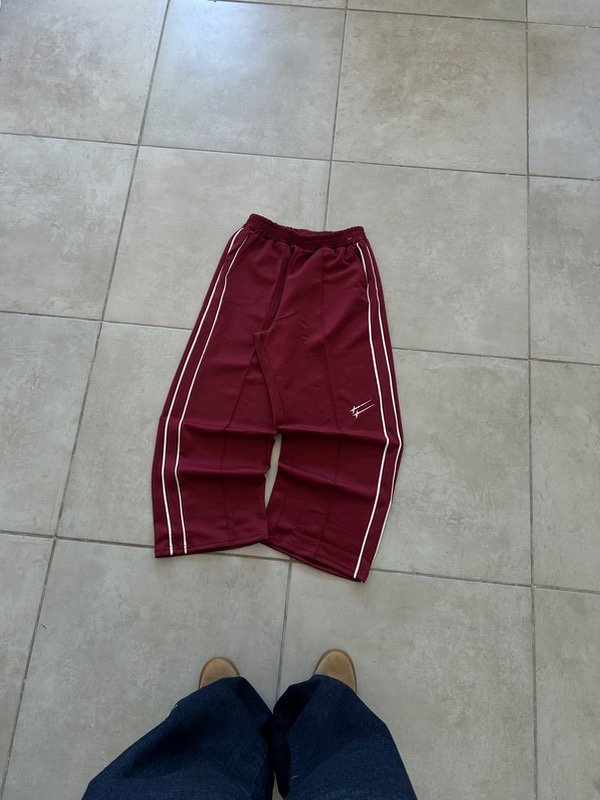 Producto - JOGGING SPORT BAGGY BORDO