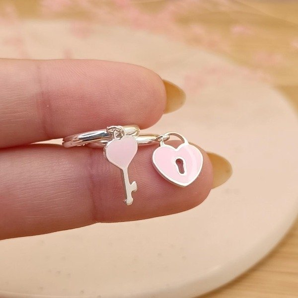 Producto - Argollas Tina + Dije Corazon + Llave esmaltado - Rosa