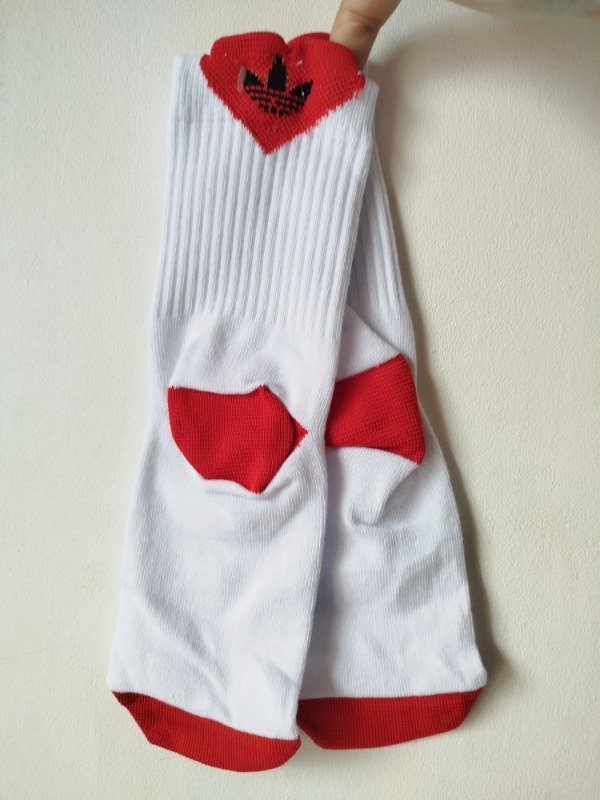 Producto - Tenis adi borde corazón rojo
