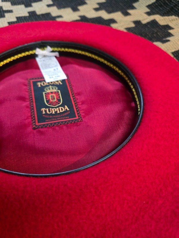 Producto - Boina Tolosa 34cm c/taf roja