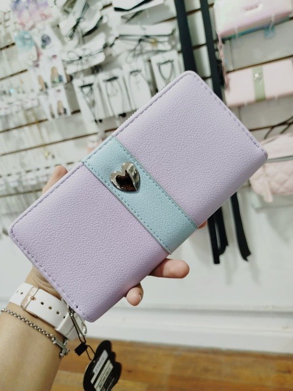 Producto - Billetera trendy corazon lila