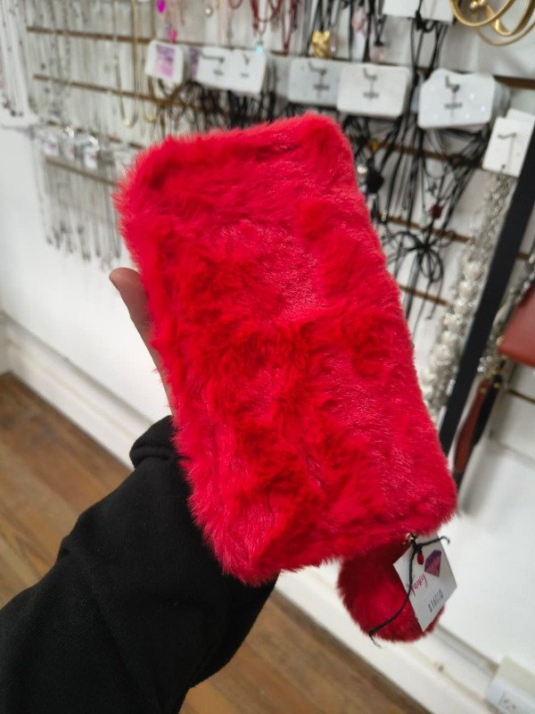 Producto - Billetera peluche roja